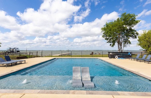Kerens House | Two Spaces - One Reservation! Many Happy Memories!