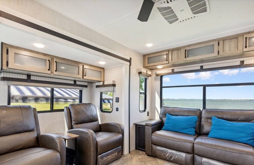 Kerens House | Two Spaces - One Reservation! Many Happy Memories!