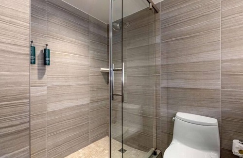 West End Hotel | TWO Spacious Georgetown 2BR Suite – Ideal Location for D.C. Adventures