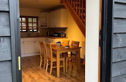 Cambridge Apartment | Two Storey Annex