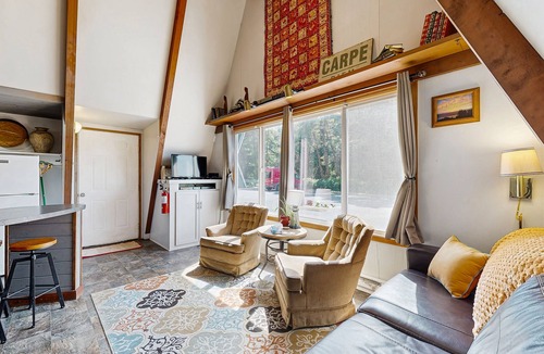 Otter Rock Ski Chalet | Two-Story A-Frame Loft with Easy Beach Access, WiFi, Full Kitchen