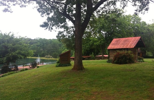 Bynum House | Two story cottage on 62 acre Het Landhuis estate