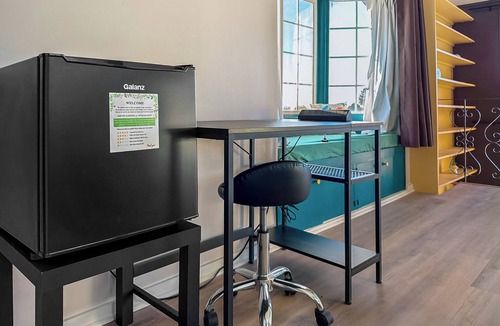Douglas House | Two Story Private Loft - Pet Friendly - Fast WiFi