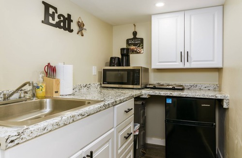 Pocatello House | Two Tiny Homes, Close to Hiking & Hunting!