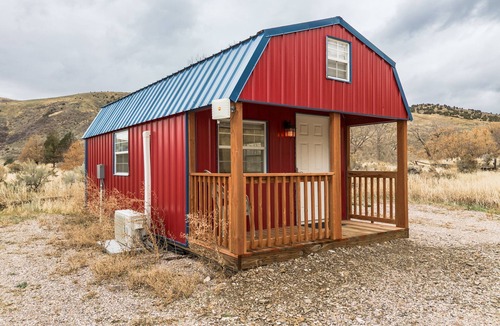 Pocatello House | Two Tiny Homes, Close to Hiking & Hunting!