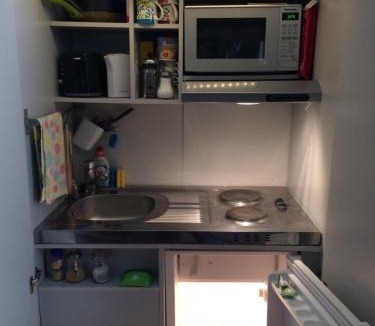 Brighton City Centre Apartment | Two Top Central Unique Artisan Beach Studios - Spa Cabin inside