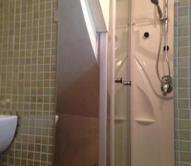 Brighton City Centre Apartment | Two Top Central Unique Artisan Beach Studios - Spa Cabin inside