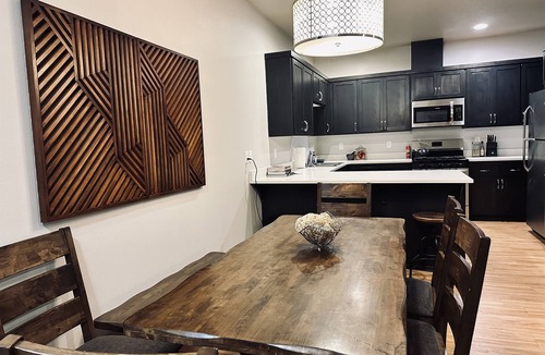 Corvallis House | TWO townhomes for your giant group!