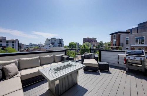 West End House | Two Townhomes Rooftop Lounges with Skyline Views