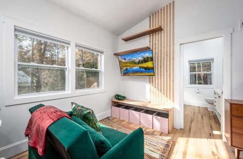 Bynum House | Two Tree Houses - Galaxy and Full Bloom