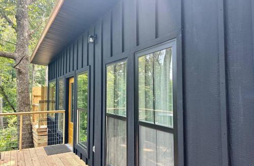 Albertville House | Two Tree Retreet! A Bougie Getaway On The Creek