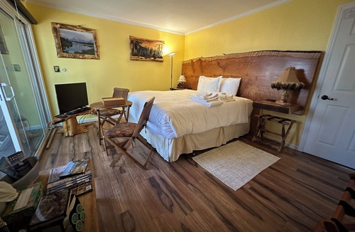 Carnelian Bay Bed & Breakfast | Two Ways to Stay: Choose the Suite-Only Rate OR Upgrade + Kitchen for More Space