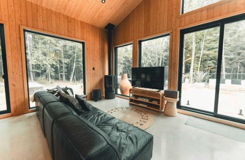 Morin Heights Ski Chalet | Two Zen Houses 3 & 6 - Villas and Spas