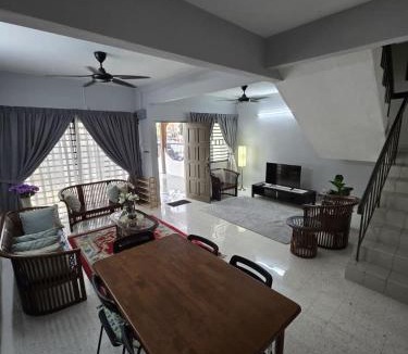 Kampung Selayang Pandang House | TWS Homestay