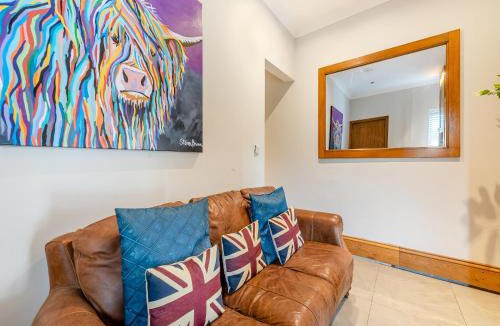 Ammanford House | Ty Afon Jay