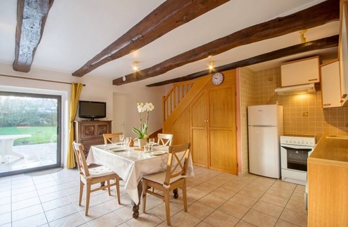 Belz House | Ty Alphonsine - Belz