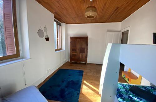 Auzon House | Ty Auzon