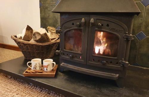 Llangybi House | Ty Barcud