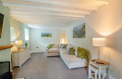 Betws Garmon House | Ty Bryn Gloch