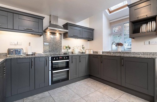 Llanrwst Cottage | Ty Canol Pont y Garth