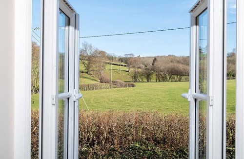 Llanrwst Cottage | Ty Canol Pont y Garth