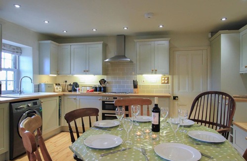 Bodffordd Cottage | TY CAPEL BRYNTWROG, pet friendly, with open fire in Bryntwrog