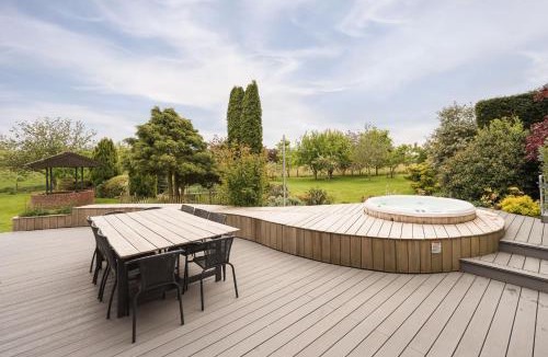 Cyfronydd House | Ty Cefn by Birch Stays