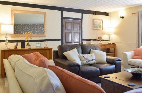 Llanelli House | Ty Celyn Farmhouse