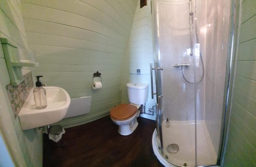 Boncath Cabin | Ty Cnocell