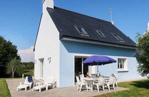 Tregunc House | Ty Coat Pin by Interhome