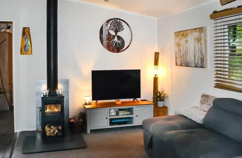 Usk House | Ty Cwtch Cabin - Ukc7147