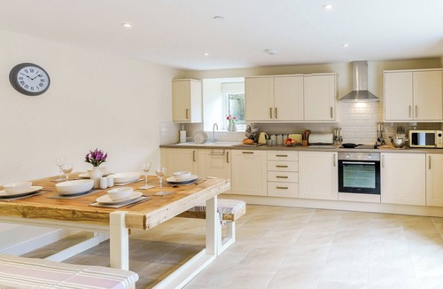 Llanllwchaiarn Cottage | Ty Draenog - UK31653