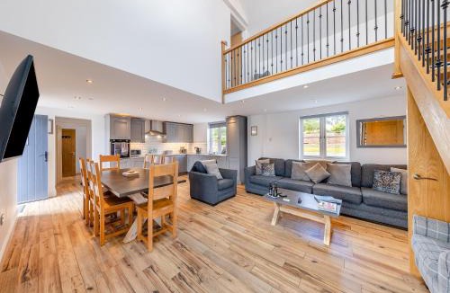 Trevor House | Ty Godro - Uk12745