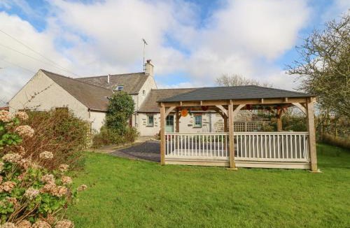 Llanfaethlu House | Ty Gwennol