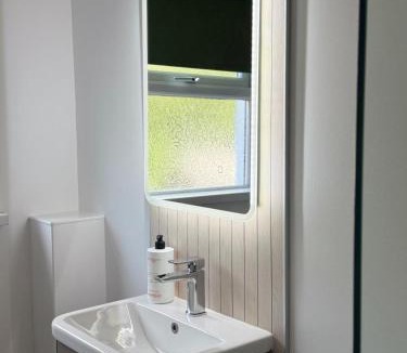 Abercwmboi House | Ty Gwyn