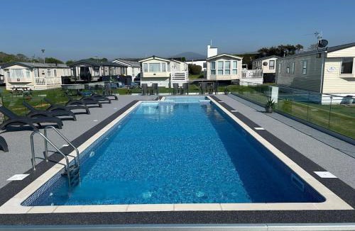 Llandwrog Ski Chalet | Ty hedd static caravan