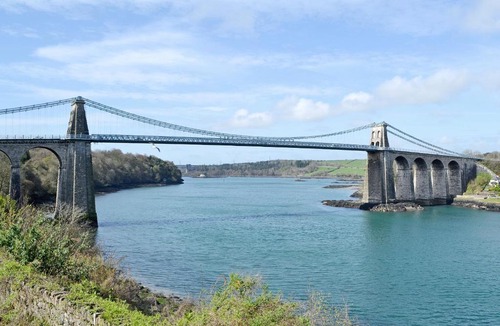 Llanddaniel Fab House | Ty Het