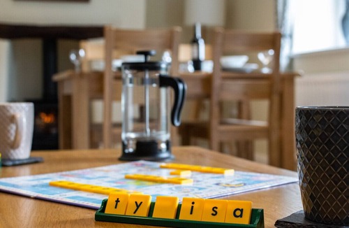 Abergele House | Ty Isa - Two Bedroom House, Sleeps 4