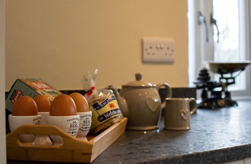 Abergele House | Ty Isa - Two Bedroom House, Sleeps 4