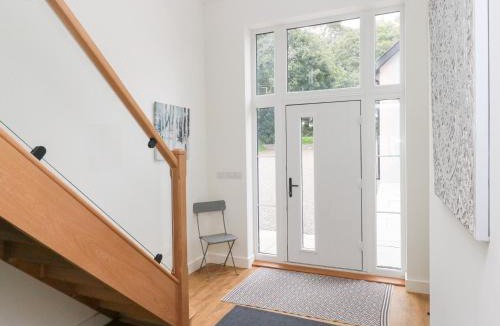 Houghton House | Ty Landsker