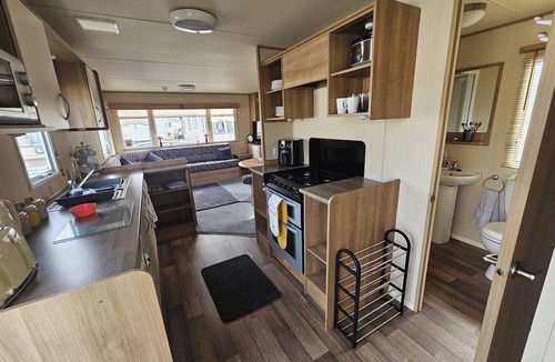 Towyn Ski Chalet | Ty Mawr Chalet Sleeps 6 With Fireplace