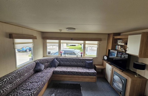 Towyn Ski Chalet | Ty Mawr Chalet Sleeps 6 With Fireplace