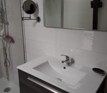 Locoal-Mendon House | ty néo