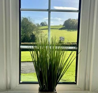 Llanfair Caereinion House | Ty Newydd