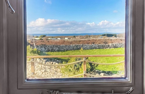 Talybont Cottage | Ty'r Bugail Shepherds Hut