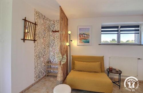 Plourivo House | Ty yar