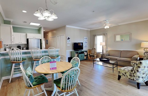 Tybee Island Condo | Tybee Sands 4A | Steps to Beach, Dining, Shops