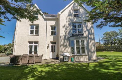 Talybont House | Tyddyn Goronwy