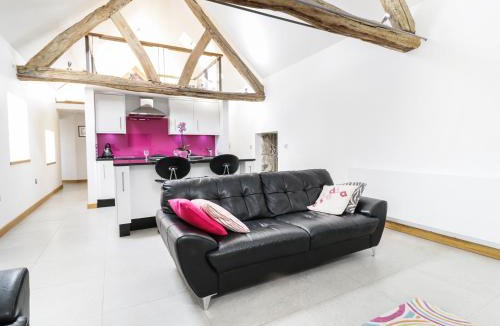 Denbigh House | Tyddyn Isa