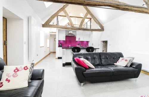 Denbigh House | Tyddyn Isa